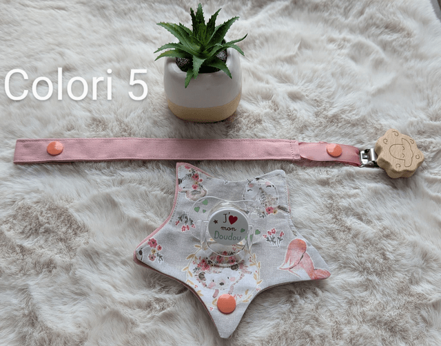 Attache tétine avec pochette de rangement 
