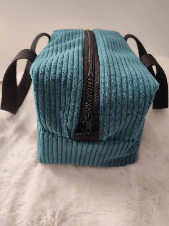 trousse de toilette bleue canard