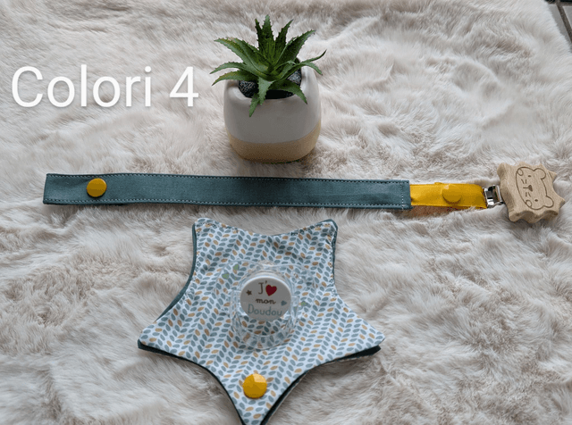 Attache tétine avec pochette de rangement 