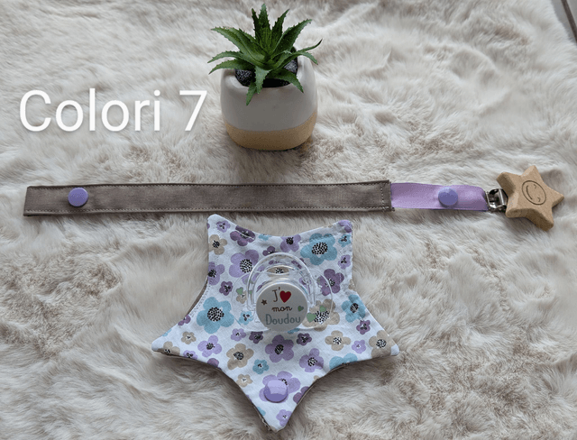 Attache tétine avec pochette de rangement 