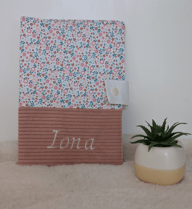 Protège carnet de santé personnalisé &quot;fleuri &quot;