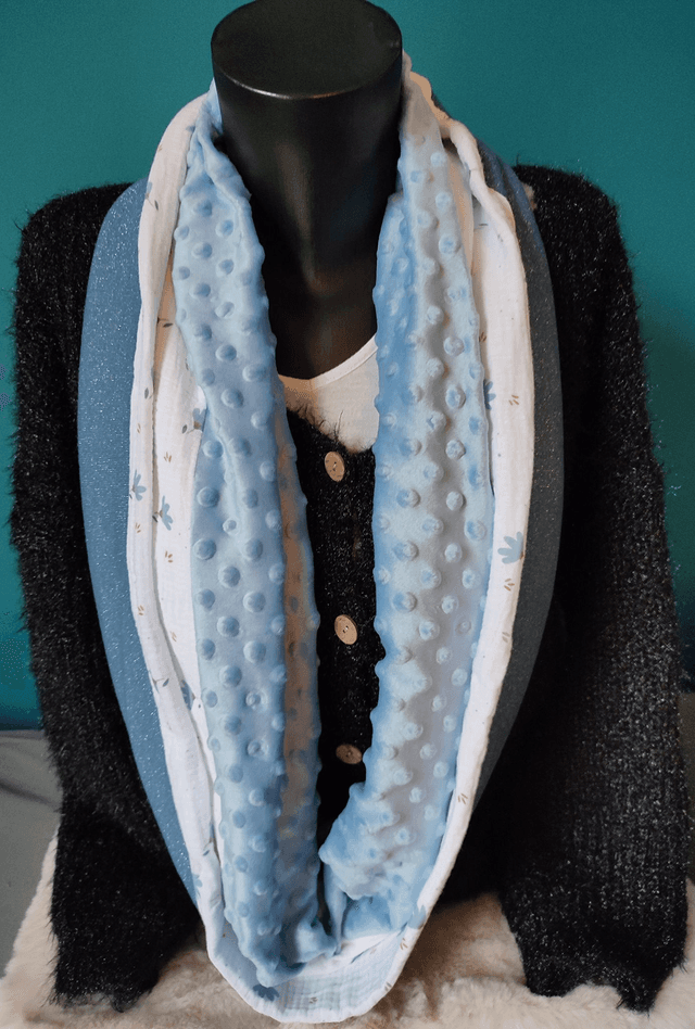 Tour de Cou bleu et or - Élégance et Douceur pour l&#039;Hiver