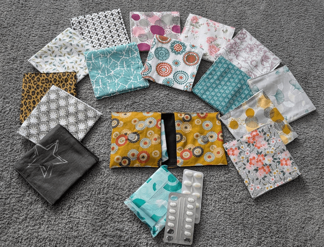 Pochette serviettes hygiéniques/ médicaments 