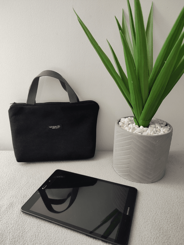 Pochette de rangement et de transport pour tablette couleur NOIRE
